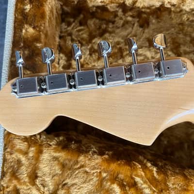 FENDER ERIC JOHNSON STRATOCASTER 2023 GUITAR WITH CASE image 8
