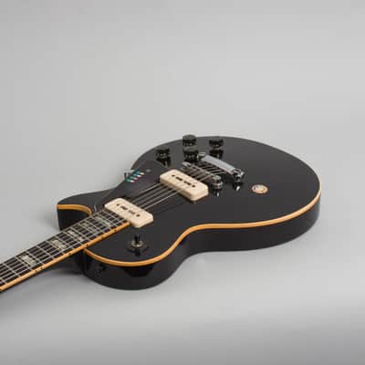 Gibson  Les Paul Pro Deluxe Solid Body Electric Guitar (1977), ser. #06113357, original molded black plastic hard shell case. image 8