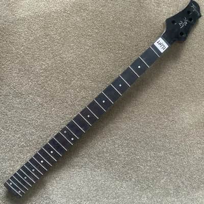 Tagima 4 String Bass Maple Wood Neck, Rosewood Fretboard 21 Frets image 4