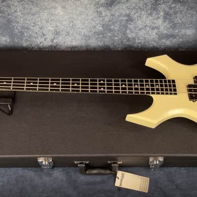 B.C. Rich Warlock Bass 1986 MIJ + Brand New Hardshell Case image 12