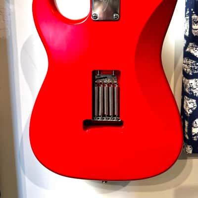 Fender Standard Stratocaster with Rosewood Fretboard 1998 - 2005 - Matte Red image 4