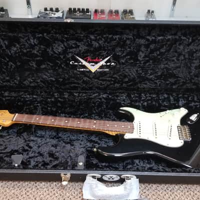 used 2022 Fender Custom Shop Willcutt True '62 Reissue Stratocaster Journeyman Relic in Black, Excellent Condition with OHSC & Paperwork! image 3