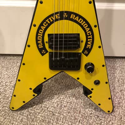 MetalShop Mini Flying V 2026 - Yellow image 1