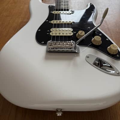 Fender Player II Stratocaster HSS 2024 - Present - Polar White image 4
