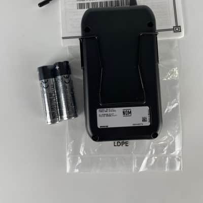Shure BLX1 Bodypack Wireless Microphone Transmitter, J11 Band image 2