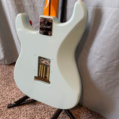 Squier Classic vibe 60’s Stratocaster 2022 - Sonic blue image 3