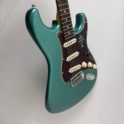 2025 Fender American Professional Classic Stratocaster 2025 Faded Sherwood Green Metallic w/ Tortoise Guard Comes with aftermarket case.( Pictured) image 3
