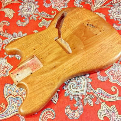 VINTAGE 1971 FENDER MUSICMASTER BASS BODY - STRIPPED image 4