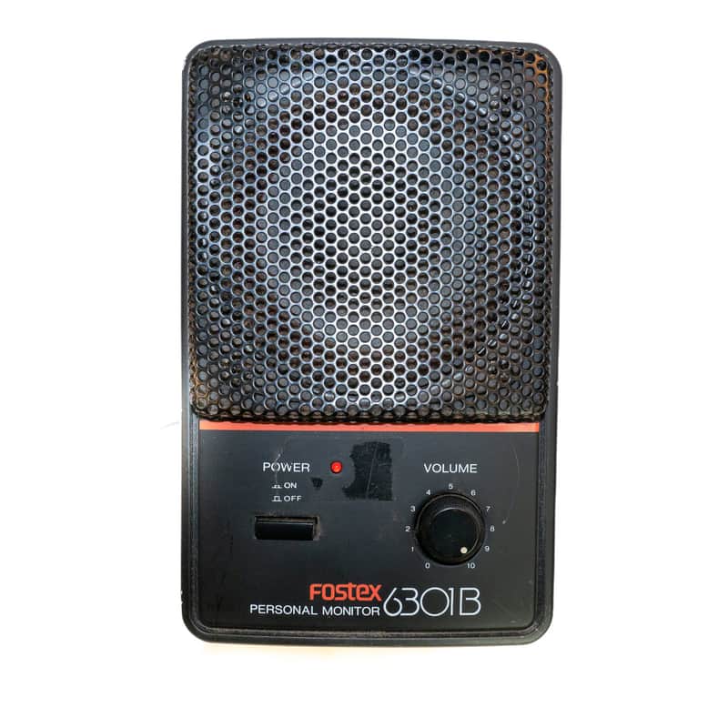 Fostex 6301B personal sized powered monitor with speaker out image 1