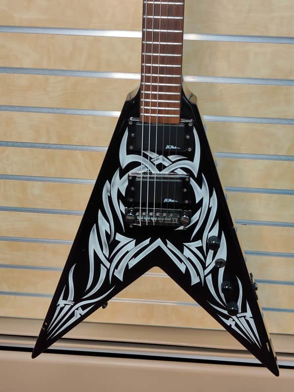 B.C. Rich KVV Signature Special c. 2005 - Black w/ tribal graphic image 1