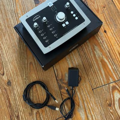 Audient iD22 Desktop USB Audio Interface 2010s - Black image 3
