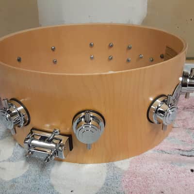 DW Collector's Maple VLT 14"x6" 10 lug snare - Natural Maple image 13