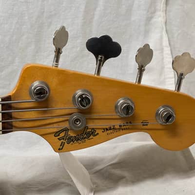 Fender Jaco Pastorius Jazz Bass Fretless 4-string J-Bass with Case 2005 - 3-Color Sunburst / Pau Ferro fingerboard image 7
