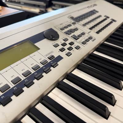 Yamaha MO8 image 6