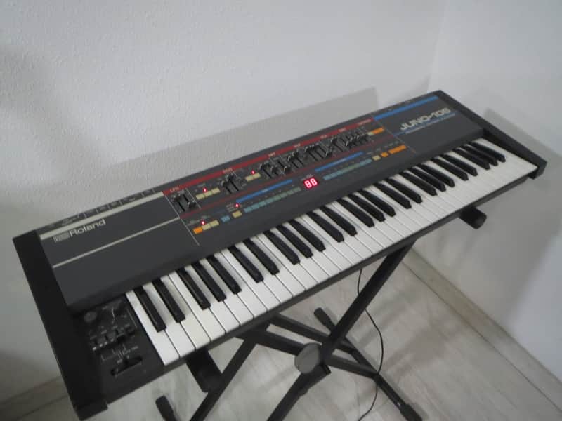 Roland Juno-106 just serviced, with original voices and fully working image 1