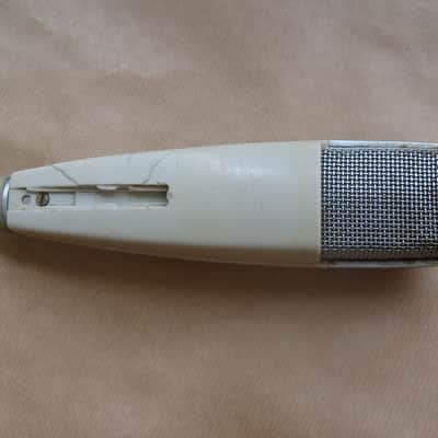 Sennheiser MD 421 Cardioid Dynamic Microphone image 3