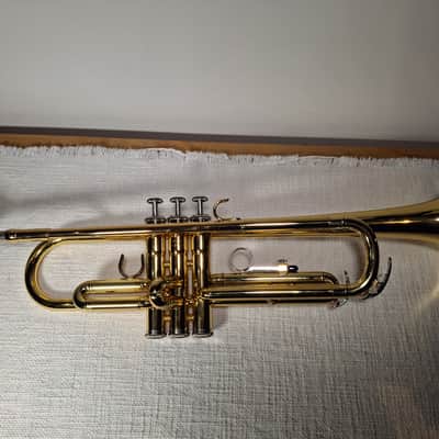 Yamaha YTR-2330 Standard Trumpet 2010s - Gold Lacquered Brass image 3
