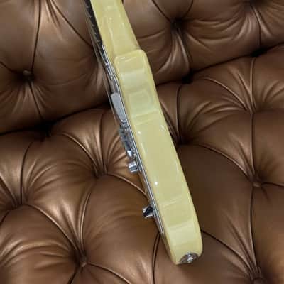 Taylor SB1-X Solidbody Classic with Top-Load Bridge 2007 - 2014 - Trans White image 6