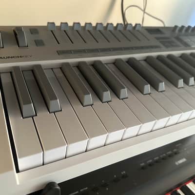 Novation Launchkey 49 MK4 49-key Keyboard Controller image 3