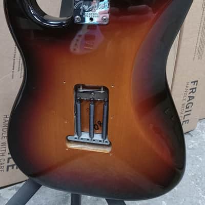 Fender American Deluxe Stratocaster HSS with Rosewood Fretboard in 3-Color Sunburst (2007) image 8