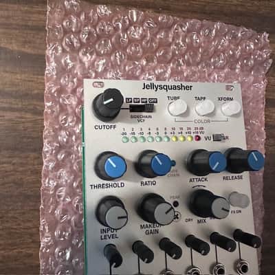 MINT Intellijel Jellysquasher Analog Compressor / Tone Shaper / Filter Eurorack SVF image 3