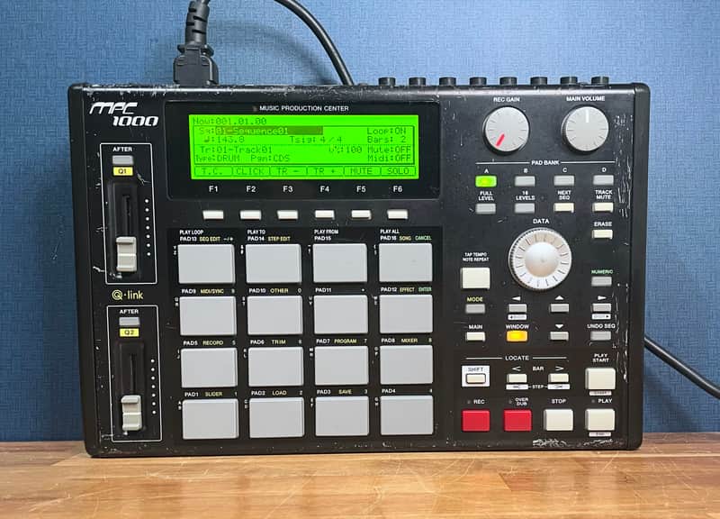 Akai MPC1000 - Black w/ 1GB CF Card image 1