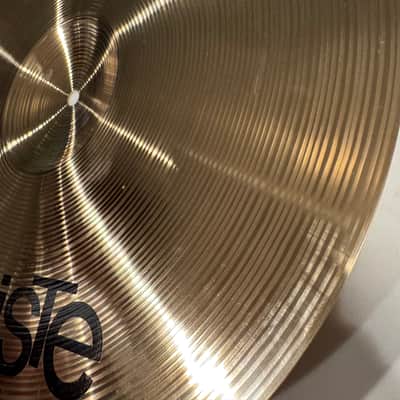 Paiste Signature 19" Fast Crash Cymbal 1547g image 9
