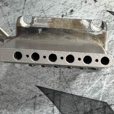 Fender 099-2050-000 American Series Stratocaster Tremolo Bridge Assembly 2010s - Chrome image 4
