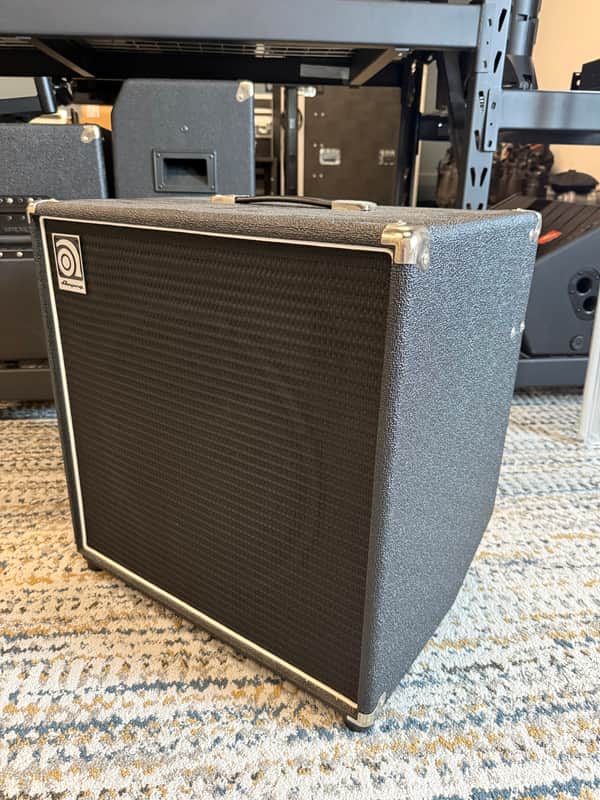Ampeg BA-115 100-Watt 1x15" Bass Combo