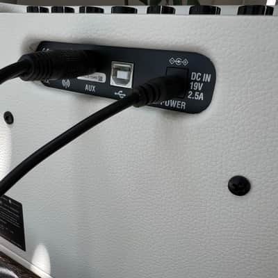 Positive Grid Spark 40 40-Watt 2x4" Modeling Guitar Combo 2020 Pearl White image 4