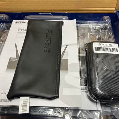NEW Shure GLXD14R/MX53 GLX-D Advanced Digital Wireless Presenter Rack System with MX153 Headworn Earset Microphone GLXD1 Bodypack Transmitter and GLXD4R Rackmountable Receiver with Ears SB902A Rechargeable Lithium-ion Battery Padded zipper accessory case image 11