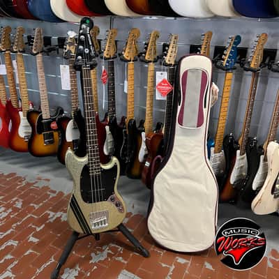 Squier   Mustang Bass Mikey Way image 8