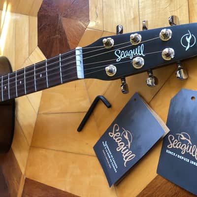 NEW Seagull Guitar S6 Cedar Original Acoustic Guitar - Natural image 7