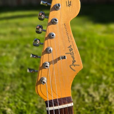 Fender Road Worn '60s Stratocaster with Rosewood Fretboard - Sunburst image 7