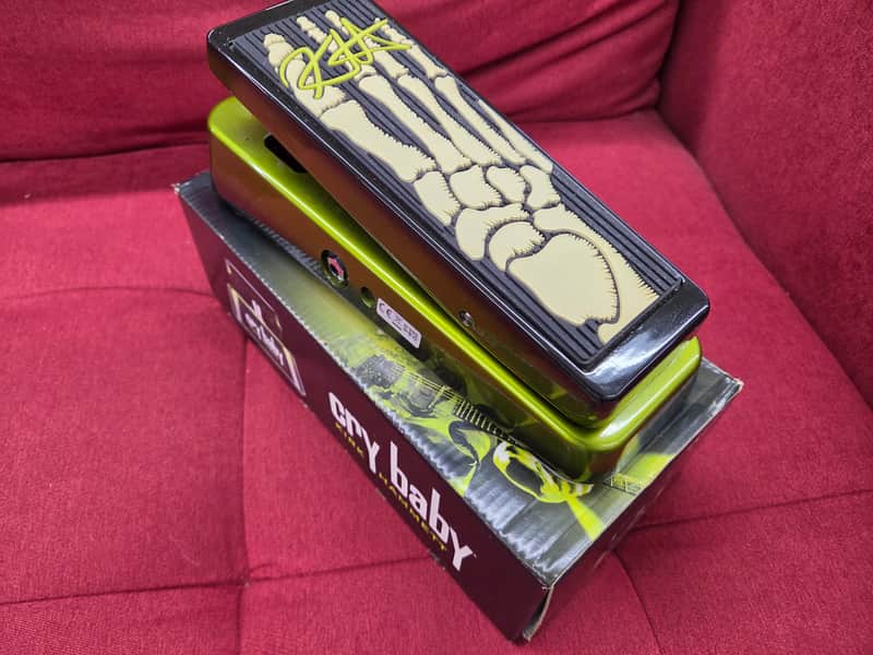 Dunlop KH95 Kirk Hammett Signature Cry Baby Wah - Green image 1