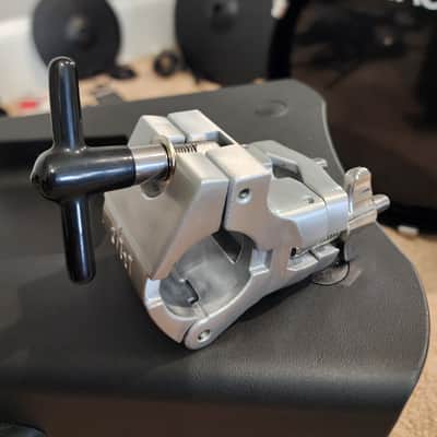 DW DWSMRKC15V 1.5" to V Drum Rack Clamp 2010s - Grey image 1