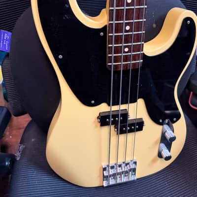 Fender Mike Dirnt Artist Series Signature Precision Bass 2004 - 2014 - Vintage White image 2
