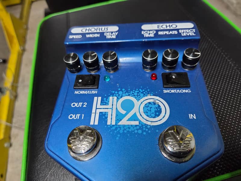 Visual Sound H2O Liquid Chorus & Echo Pedal image 1