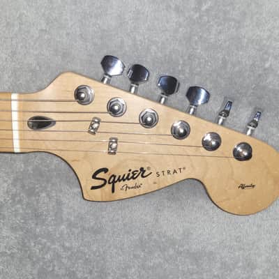 2006 Fender Squier Hello Kitty Stratocaster black guitar COLLECTORS ITEM image 4