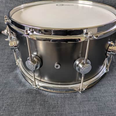 DW Drums Collector's Series 7x13" brass snare - Satin black image 3