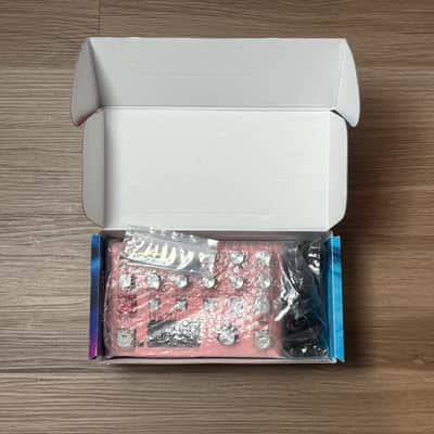 Endorphin.es Evil Pet 2026 - Present - Pink image 2