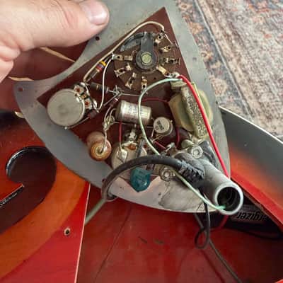 Harmony H66 Vibrajet 1961 - Red Sunburst image 16