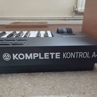 Native Instruments Komplete Kontrol A49 2018 - Present - Black image 3
