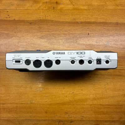 Yamaha QY100 Sequencer 1996 - 2002 Silver w/ 16MB Card + PSU image 3