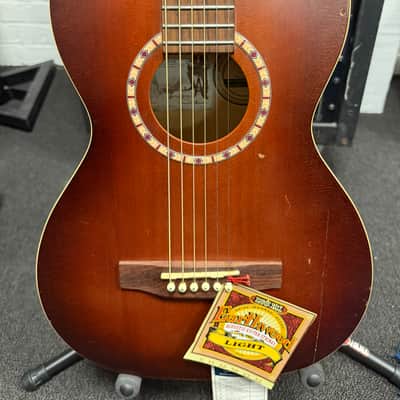 Art & Lutherie AMI CEDAR 2006 - Antique burst image 2