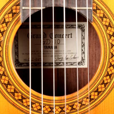 Yamaha GD-10 Grand Concert Classical Guitar, Solid Spruce, IRW image 4