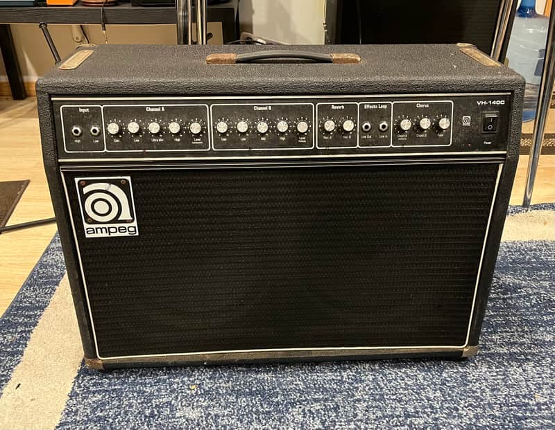Ampeg VH-140C stereo chorus combo amp image 1