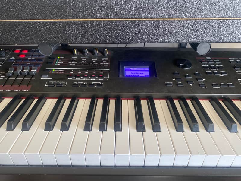 Yamaha S90 XS 88-key Master Keyboard 2009 - Present - Black image 1