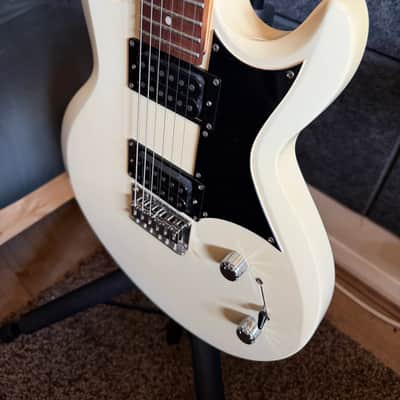 Ibanez GAX30-WH Gio with Rosewood Fretboard 2005 - 2009 - White image 3
