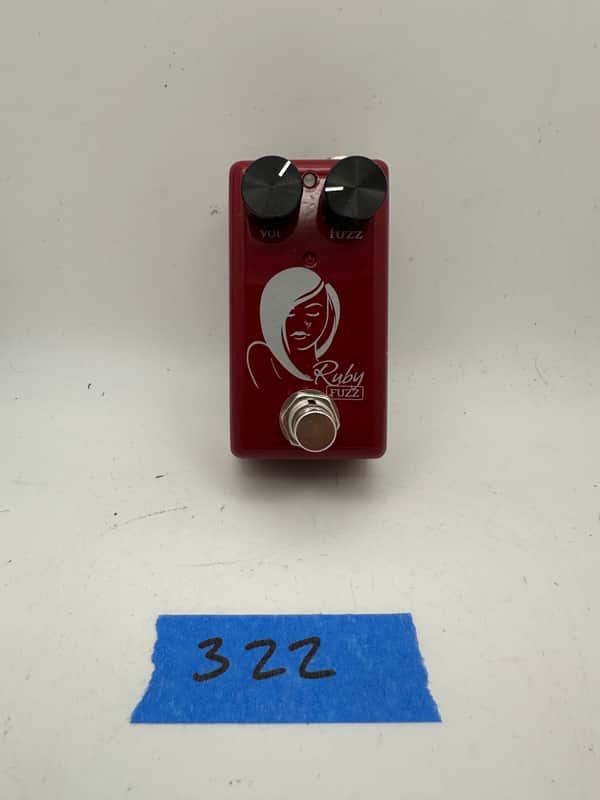 Red Witch Seven Sisters Ruby Fuzz 2010s - Red x306 image 1